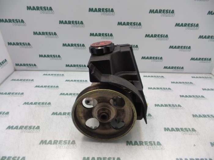 Usagé Pompe de direction Peugeot 206 (2A/C/H/J/S) 1.4 HDi Prix € 50,00 Règlement à la marge proposé par Maresia Parts