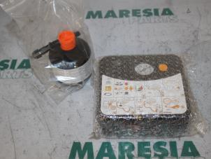 Used Tyre repair kit Renault Twingo II (CN) 1.2 16V Price € 35,00 Margin scheme offered by Maresia Parts