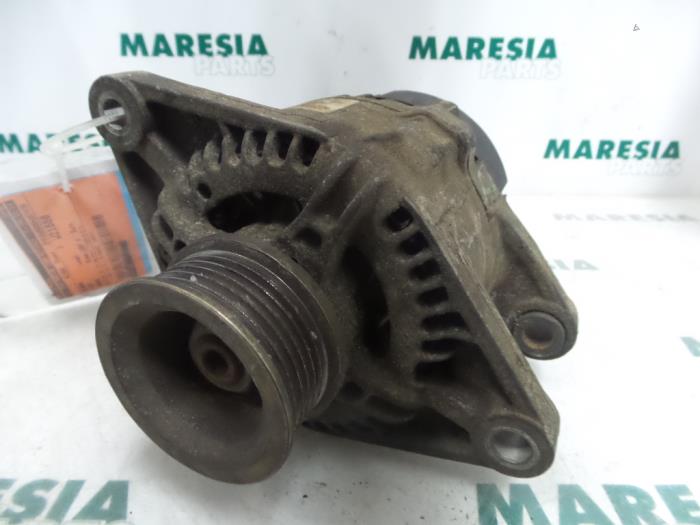 Usagé Dynamo Fiat Brava (182B) 1.4 S,SX 12V Prix € 40,00 Règlement à la marge proposé par Maresia Parts