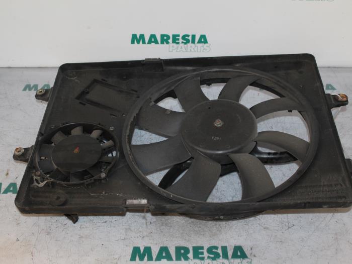 Używane Silnik wentylatora Lancia Thesis (841) 2.0 Turbo 20V Cena € 49,99 Procedura marży oferowane przez Maresia Parts