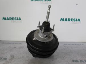 Używane Wspomaganie hamulców Lancia Thesis (841) 2.0 Turbo 20V Cena € 75,00 Procedura marży oferowane przez Maresia Parts