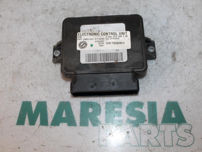 Usagé Ordinateur divers Lancia Thesis (841) 2.0 Turbo 20V Prix € 75,00 Règlement à la marge proposé par Maresia Parts