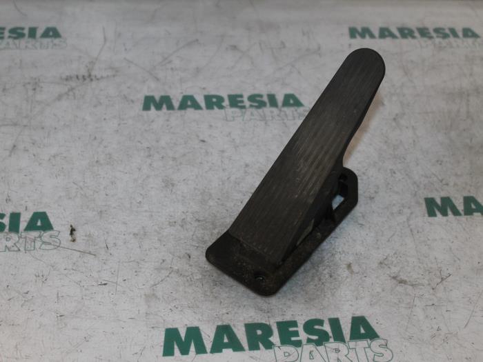 Begagnade Gaspedalsensor Lancia Thesis (841) 2.0 Turbo 20V Pris € 75,00 Marginaltabell erbjuds av Maresia Parts