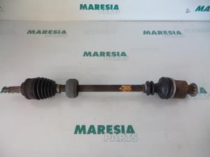 Used Front drive shaft, right Renault Megane Scénic (JA) 1.6 16V RT,RXE,RXT Price € 35,00 Margin scheme offered by Maresia Parts