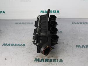 Używane Kolektor dolotowy Alfa Romeo 147 (937) 1.6 HP Twin Spark 16V Cena € 50,00 Procedura marży oferowane przez Maresia Parts
