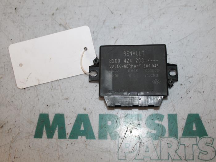Begagnade PDC-modul Renault Megane II (BM/CM) 1.6 16V Pris € 85,00 Marginaltabell erbjuds av Maresia Parts
