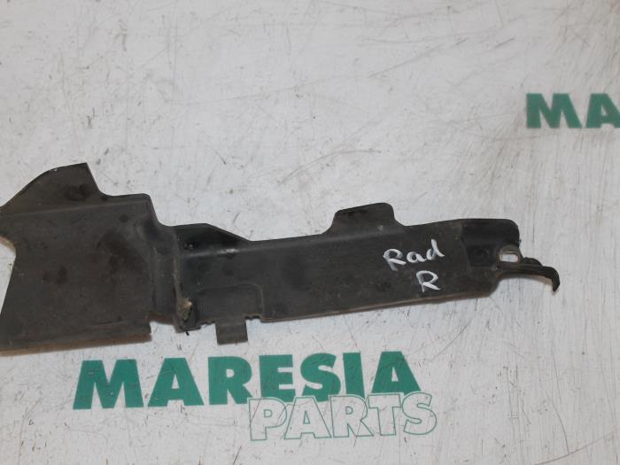 Begagnade Front Lancia Thesis (841) 2.0 Turbo 20V Pris € 25,00 Marginaltabell erbjuds av Maresia Parts