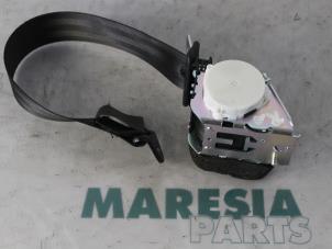 Used Rear seatbelt, right Citroen C5 III Berline (RD) 1.6 HDiF 16V Price € 50,00 Margin scheme offered by Maresia Parts