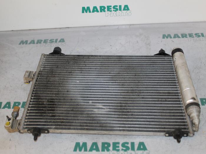 Usagé Condenseur de climatisation Citroen C5 III Berline (RD) 1.6 HDiF 16V Prix € 25,00 Règlement à la marge proposé par Maresia Parts