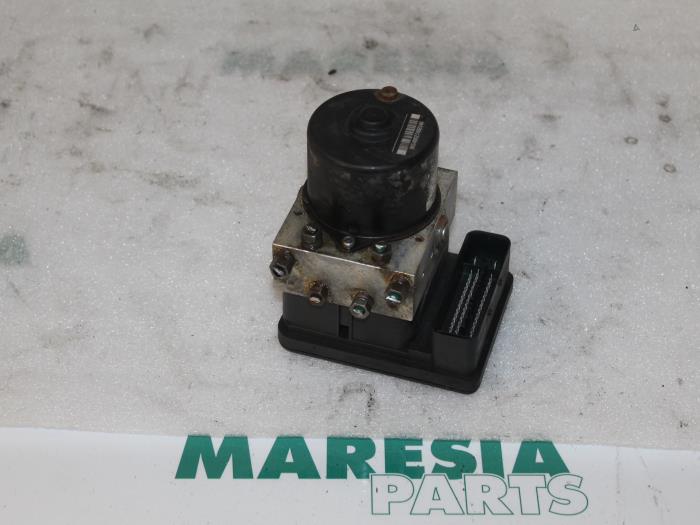 Usagé Pompe ABS Renault Espace (JK) 2.0 Turbo 16V Grand Espace Prix € 157,50 Règlement à la marge proposé par Maresia Parts