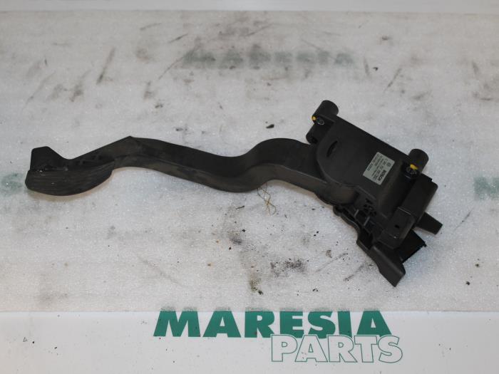 Begagnade Gaspedalsensor Fiat Doblo (223A/119) 1.9 JTD Multijet Pris € 50,00 Marginaltabell erbjuds av Maresia Parts