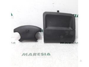 Usagé Kit + module airbag Peugeot 806 2.0 16V Prix € 50,00 Règlement à la marge proposé par Maresia Parts