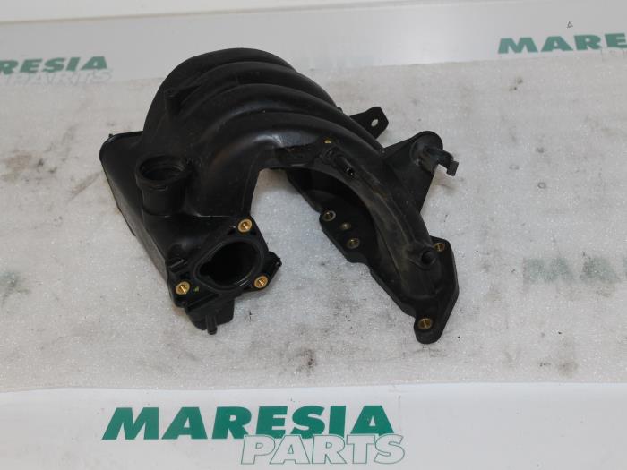 Gebrauchte Ansaugbrugge Peugeot 206 (2A/C/H/J/S) 1.4 XR,XS,XT,Gentry Preis € 40,00 Margenregelung angeboten von Maresia Parts