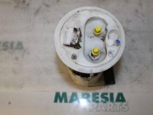 Używane Elektryczna pompa paliwa Fiat Doblo (223A/119) 1.9 JTD Multijet Cena € 30,00 Procedura marży oferowane przez Maresia Parts