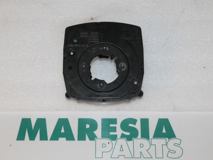 Begagnade Styrvinkelsensor Renault Espace (JK) 2.0 dCi 16V 150 FAP Pris € 75,00 Marginaltabell erbjuds av Maresia Parts