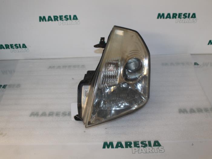 Używane Reflektor lewy Renault Vel Satis (BJ) 2.2 dCi 150 16V Cena € 65,00 Procedura marży oferowane przez Maresia Parts