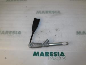 Used Seatbelt tensioner, right Renault Espace (JK) 2.0 dCi 16V 150 FAP Price € 35,00 Margin scheme offered by Maresia Parts