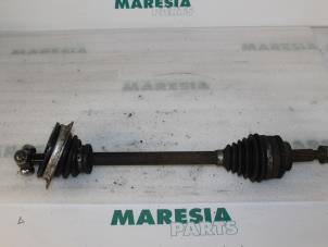 Used Front drive shaft, left Renault Clio II Societe (SB) 1.5 dCi 80 Price € 35,00 Margin scheme offered by Maresia Parts