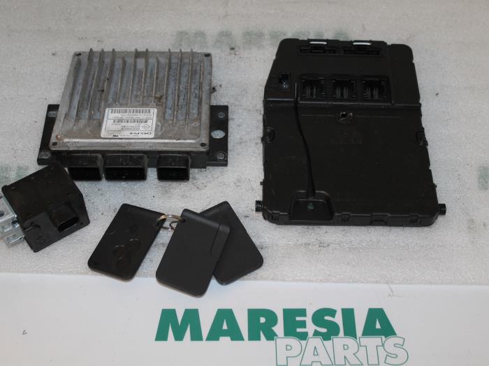 Used Engine management computer Renault Scénic II (JM) 1.5 dCi 85 Price € 324,99 Margin scheme offered by Maresia Parts