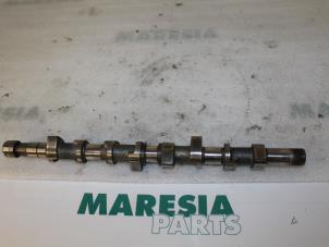 Used Camshaft Renault Megane Classic (LA) 1.9 dCi Price € 75,00 Margin scheme offered by Maresia Parts