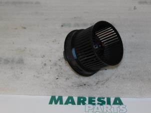 Używane Silnik wentylatora nagrzewnicy Peugeot 207 SW (WE/WU) 1.4 16V Vti Cena € 30,00 Procedura marży oferowane przez Maresia Parts