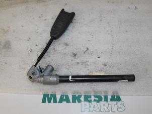 Usagé Tendeur de ceinture gauche Renault Megane II (BM/CM) 1.6 16V Prix € 25,00 Règlement à la marge proposé par Maresia Parts