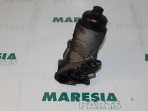Usagé Support filtre à huile Peugeot 307 (3A/C/D) 1.4 HDi Prix € 35,00 Règlement à la marge proposé par Maresia Parts