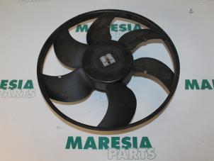 Used Fan motor Renault Scénic II (JM) 1.9 dCi 130 Price € 40,00 Margin scheme offered by Maresia Parts