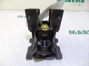 Used Tailgate hinge Citroen C3 Pluriel (HB) 1.6 16V Price € 50,00 Margin scheme offered by Maresia Parts