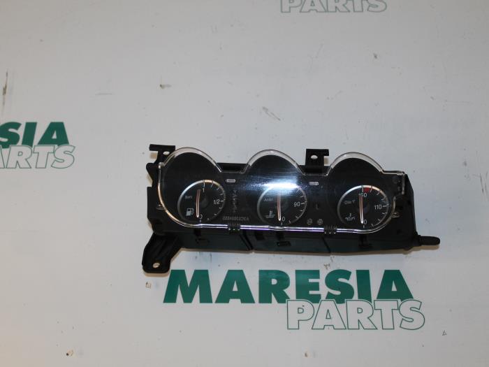 Begagnade Innerdisplay Alfa Romeo 159 Sportwagon (939BX) 2.2 JTS 16V Pris € 50,00 Marginaltabell erbjuds av Maresia Parts