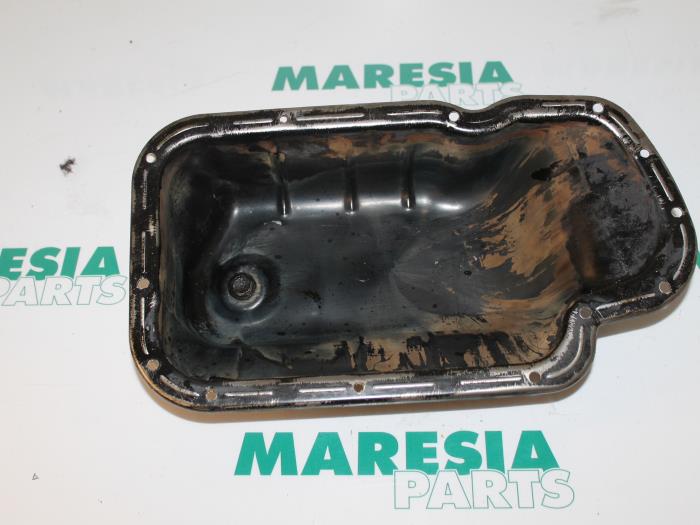 Gebrauchte Ölwanne Peugeot 206 (2A/C/H/J/S) 1.4 16V Preis € 25,00 Margenregelung angeboten von Maresia Parts