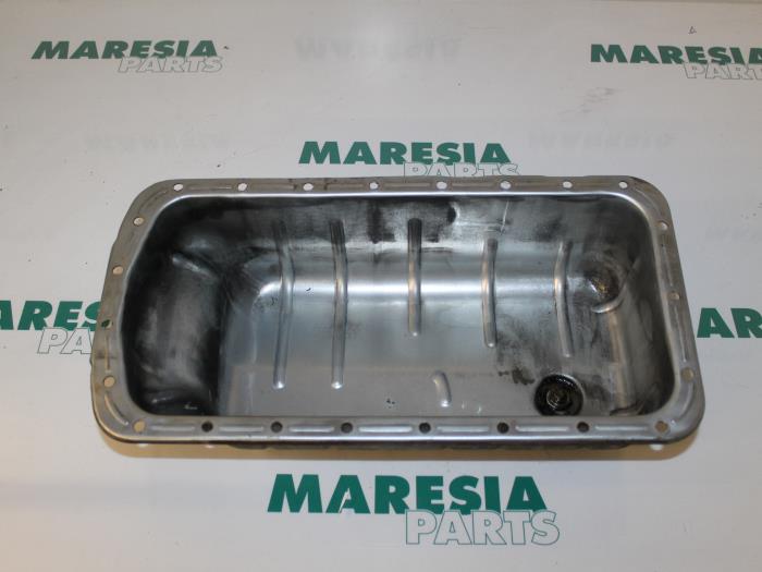 Gebrauchte Ölwanne Peugeot 206 (2A/C/H/J/S) 1.9 D Preis € 25,00 Margenregelung angeboten von Maresia Parts