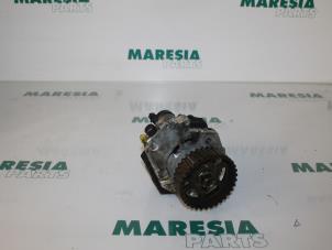 Used Mechanical fuel pump Peugeot 407 (6D) 1.6 HDi 16V Price € 157,50 Margin scheme offered by Maresia Parts