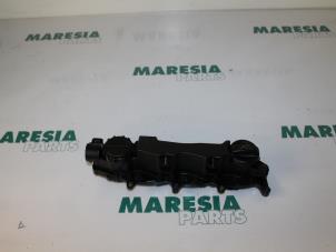 Used Rocker cover Peugeot 407 (6D) 1.6 HDi 16V Price € 35,00 Margin scheme offered by Maresia Parts