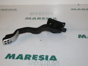 Używane Czujnik polozenia pedalu gazu Peugeot 206 CC (2D) 1.6 16V Cena € 40,00 Procedura marży oferowane przez Maresia Parts