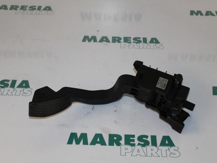 Begagnade Gaspedalsensor Fiat Fiorino (225) 1.3 JTD 16V Multijet Pris € 48,34 Inklusive moms erbjuds av Maresia Parts
