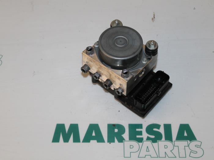 Used ABS pump Fiat Fiorino (225) 1.3 JTD 16V Multijet Price € 96,79 Inclusive VAT offered by Maresia Parts