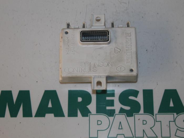 Usagé Ordinateur divers Renault Megane III Grandtour (KZ) 1.5 dCi 90 Prix € 19,98 Règlement à la marge proposé par Maresia Parts