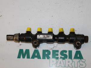 Used Fuel injector nozzle Peugeot 206 (2A/C/H/J/S) 1.4 HDi Price € 30,00 Margin scheme offered by Maresia Parts