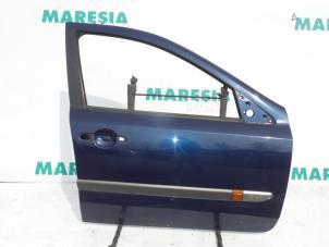 Używane Drzwi prawe przednie wersja 4-drzwiowa Renault Laguna II (BG) 1.9 dCi 120 Cena € 75,00 Procedura marży oferowane przez Maresia Parts