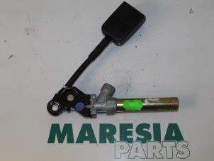 Usados Tensor de cinturón de seguridad derecha Peugeot Partner 1.9 D Precio € 25,00 Norma de margen ofrecido por Maresia Parts