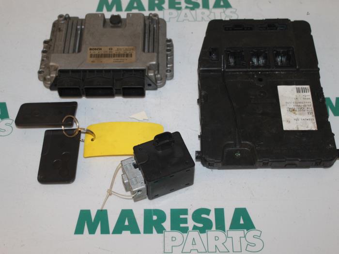 Used Engine management computer Renault Megane II (BM/CM) 1.9 dCi 120 Price € 324,99 Margin scheme offered by Maresia Parts