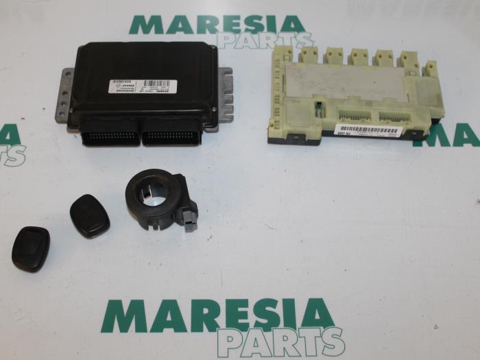 Used Engine management computer Renault Clio II (BB/CB) 1.4 Price € 157,50 Margin scheme offered by Maresia Parts