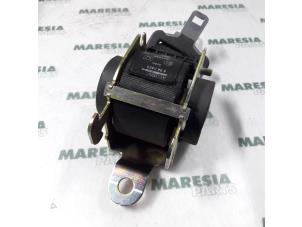 Used Rear seatbelt, centre Peugeot 307 SW (3H) 1.6 HDiF 110 16V Price € 25,00 Margin scheme offered by Maresia Parts