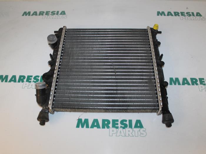 Usagé Radiateur Renault Clio II (BB/CB) 1.2 Prix € 25,00 Règlement à la marge proposé par Maresia Parts
