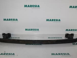 Used Front bumper frame Peugeot 407 (6C/J) 2.2 16V Price € 25,00 Margin scheme offered by Maresia Parts