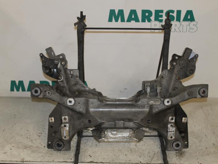 Used Subframe Peugeot 407 (6C/J) 2.2 16V Price € 99,99 Margin scheme offered by Maresia Parts