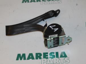 Used Rear seatbelt, left Peugeot 407 (6C/J) 2.2 16V Price € 75,00 Margin scheme offered by Maresia Parts
