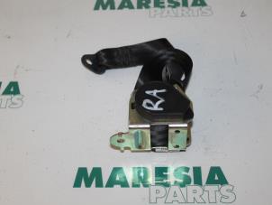 Used Rear seatbelt, right Peugeot 407 (6C/J) 2.2 16V Price € 75,00 Margin scheme offered by Maresia Parts