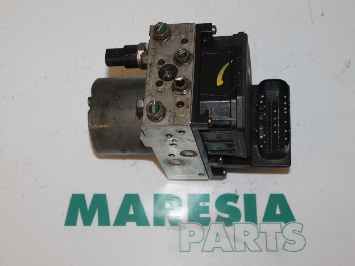 Begagnade ABS-pump Peugeot 307 SW (3H) 2.0 HDi 110 FAP Pris € 75,00 Marginaltabell erbjuds av Maresia Parts